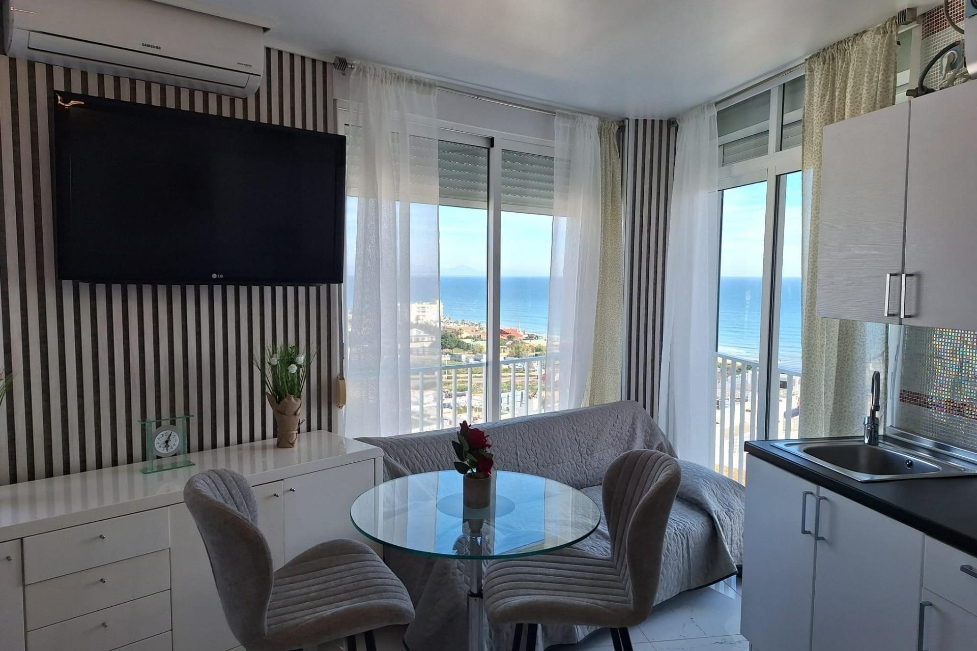 Wiederverkauf - Wohnung / Apartment -
Torrevieja - Torrejón