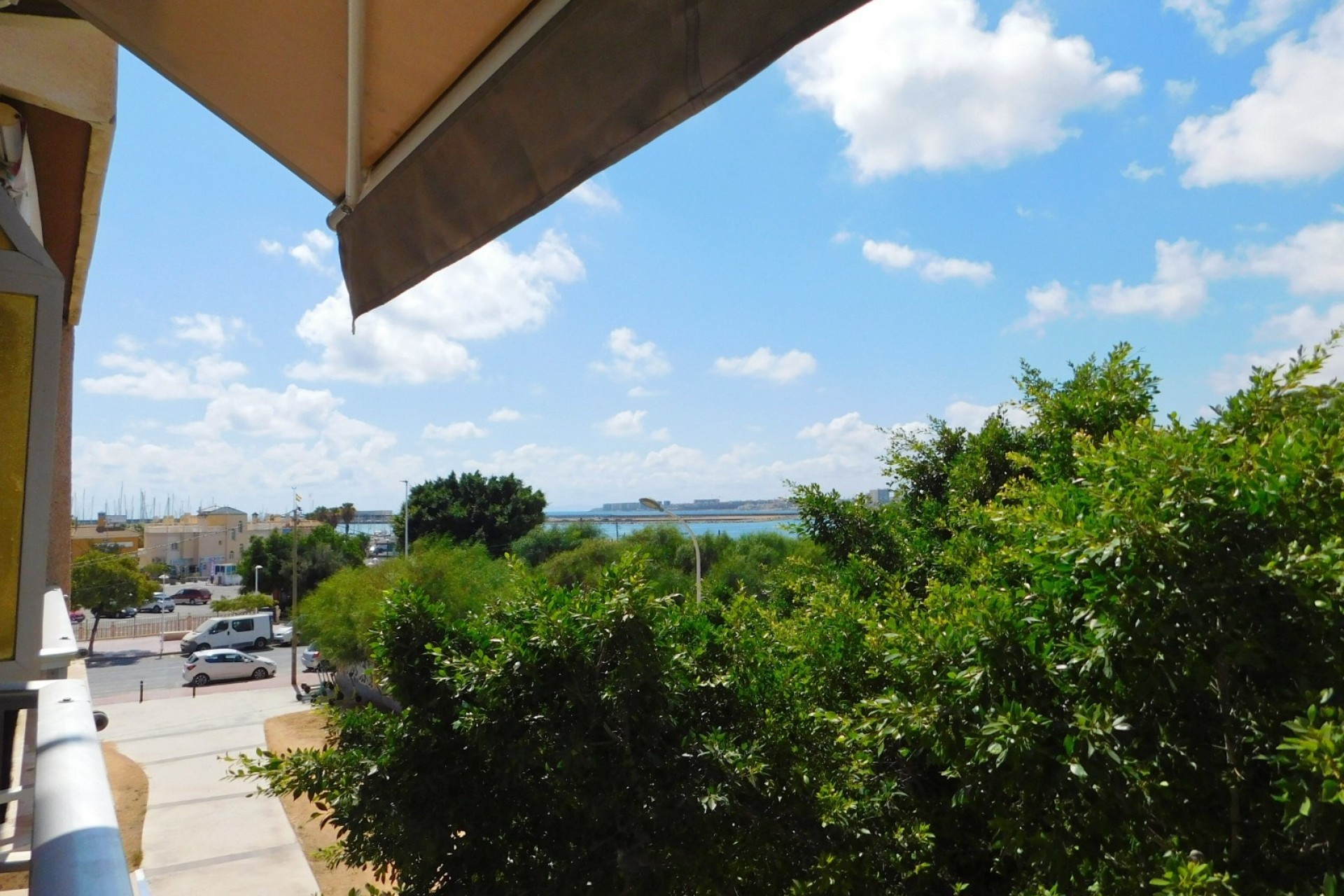 Wiederverkauf - Wohnung / Apartment -
Torrevieja
