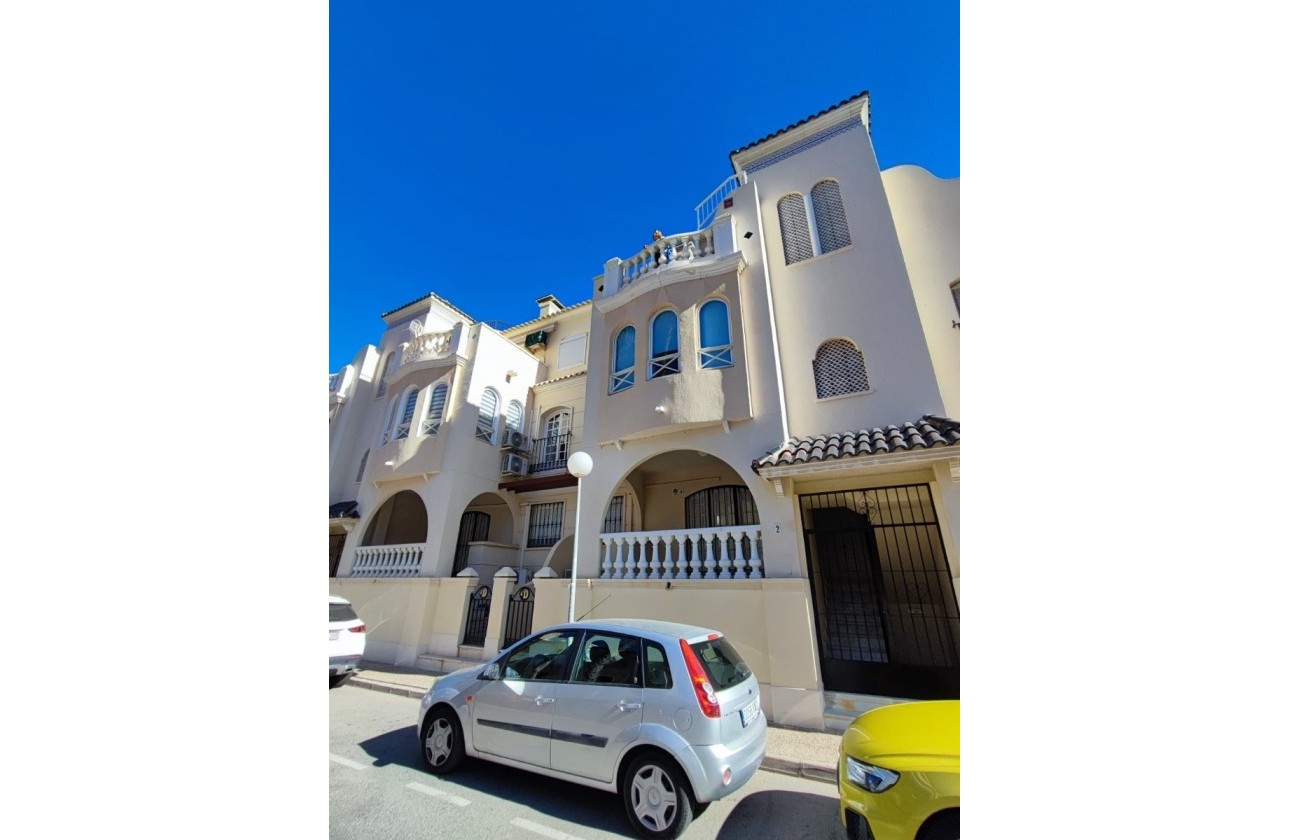 Wiederverkauf - Wohnung / Apartment -
Torrevieja