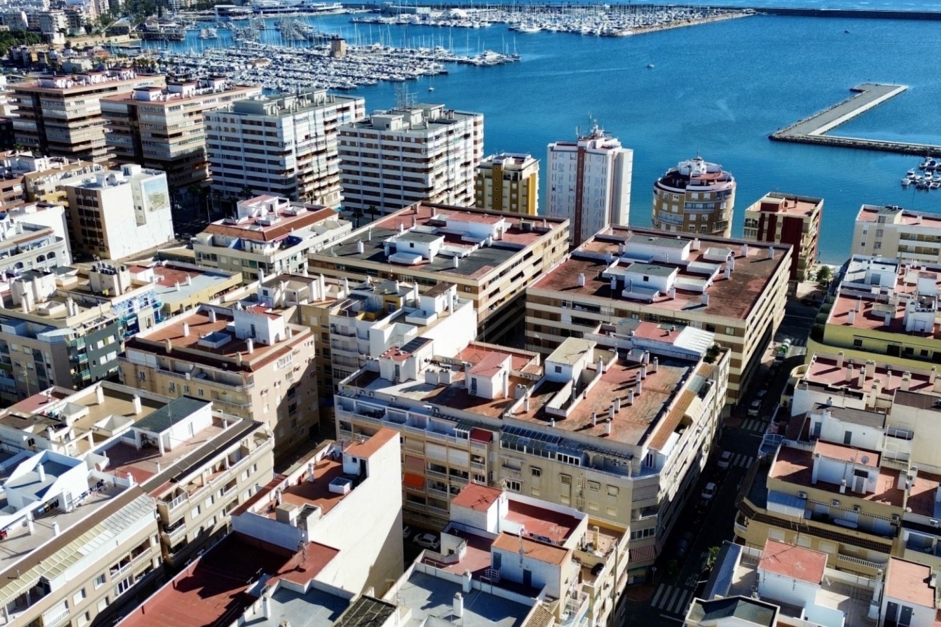 Wiederverkauf - Wohnung / Apartment -
Torrevieja
