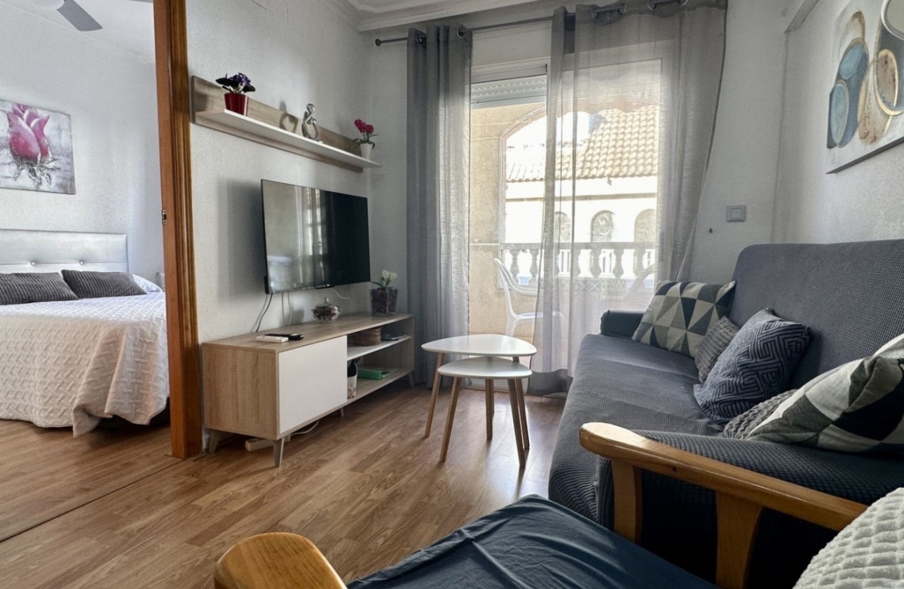 Wiederverkauf - Wohnung / Apartment -
Torrevieja
