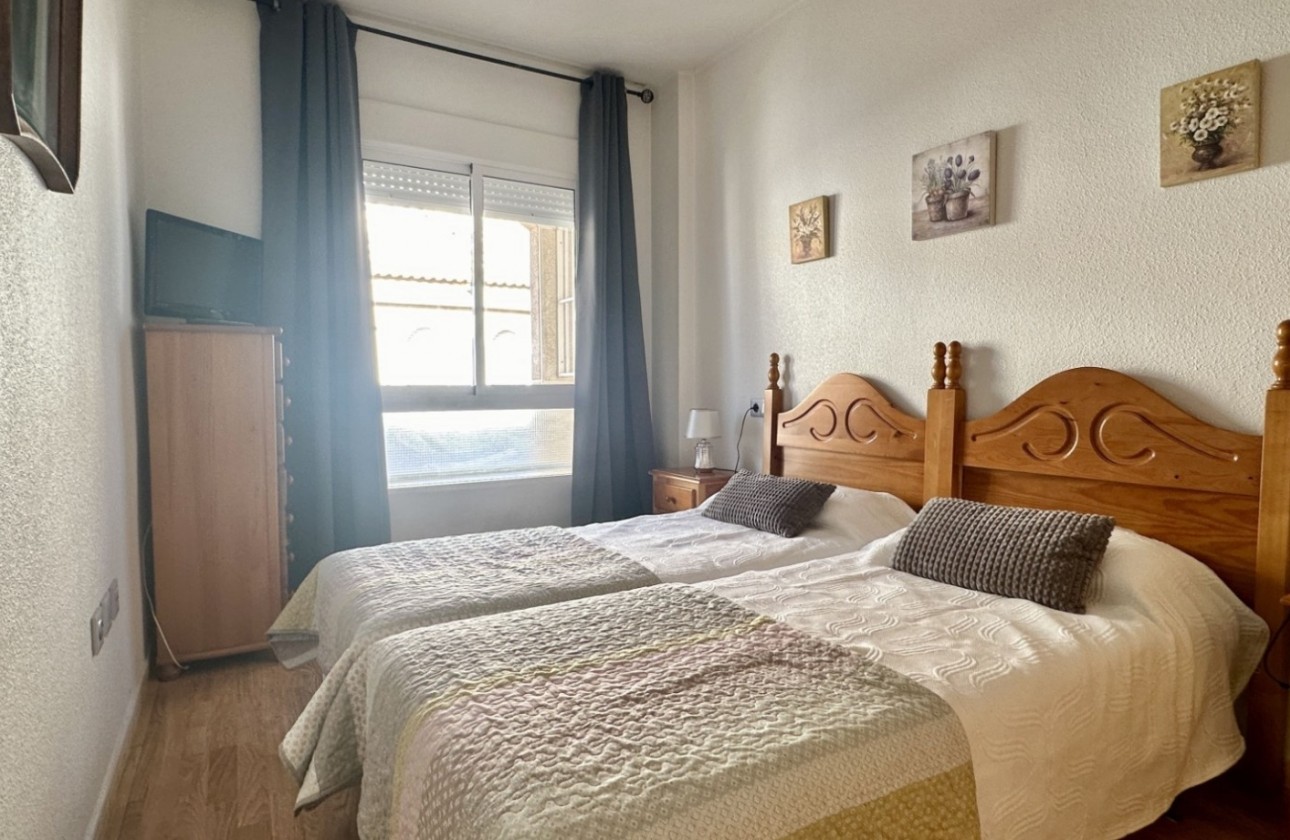 Wiederverkauf - Wohnung / Apartment -
Torrevieja