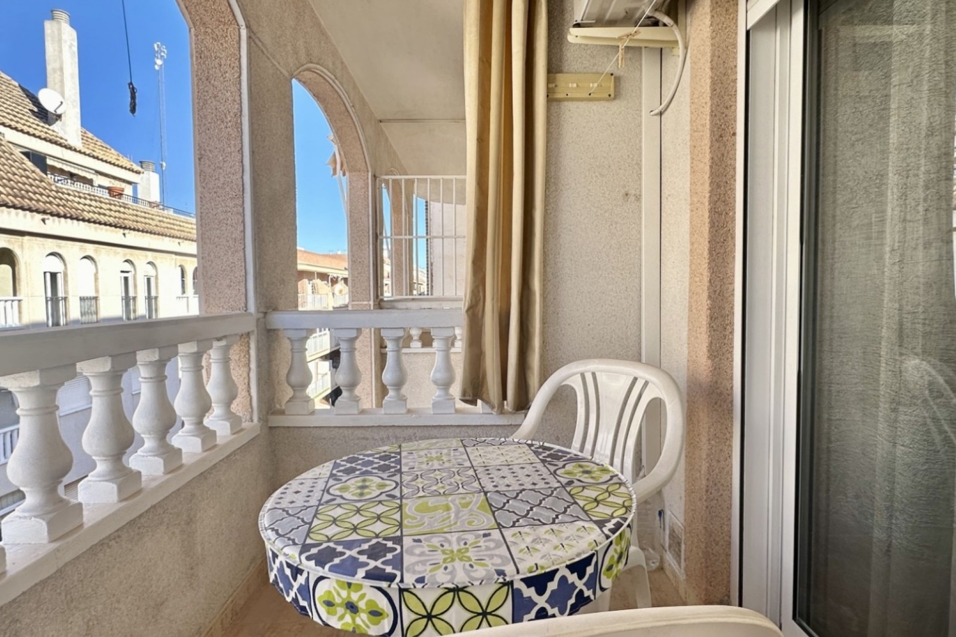 Wiederverkauf - Wohnung / Apartment -
Torrevieja