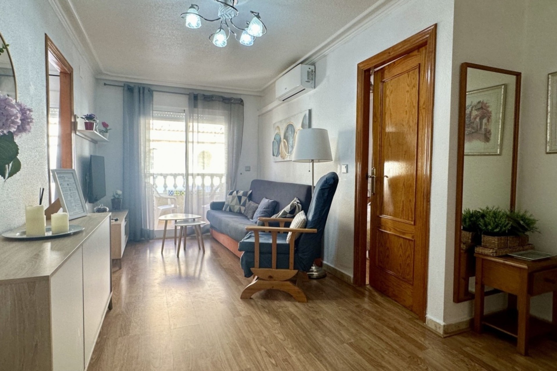 Wiederverkauf - Wohnung / Apartment -
Torrevieja