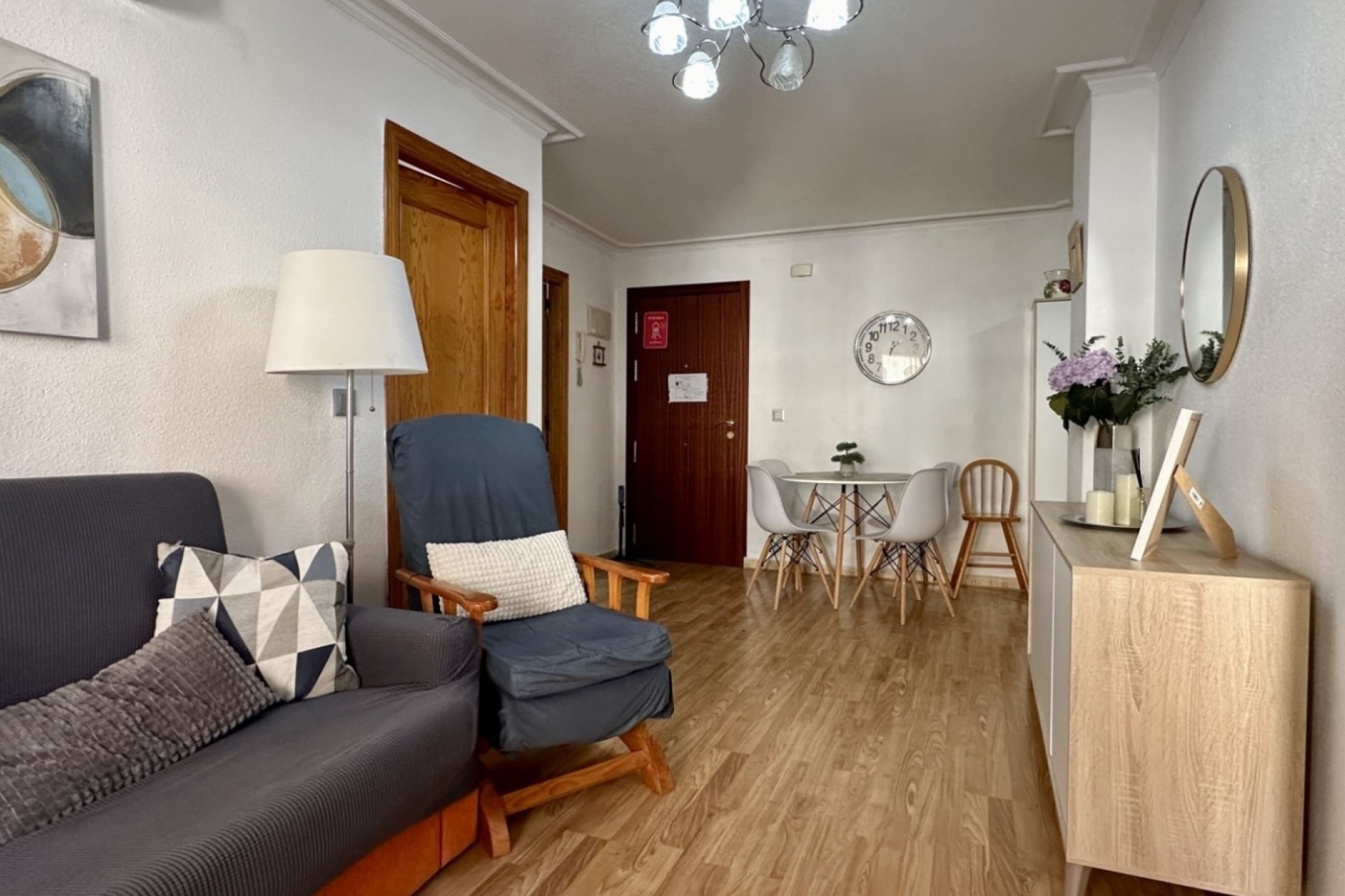 Wiederverkauf - Wohnung / Apartment -
Torrevieja