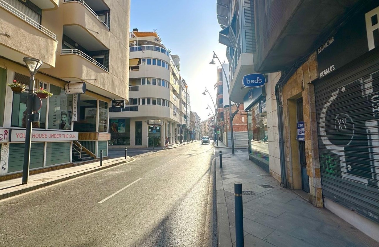 Wiederverkauf - Wohnung / Apartment -
Torrevieja