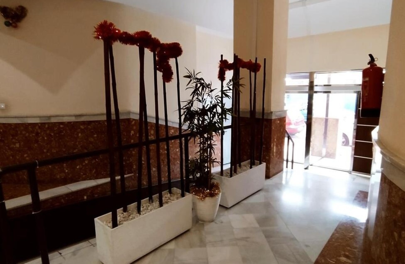 Wiederverkauf - Wohnung / Apartment -
Torrevieja