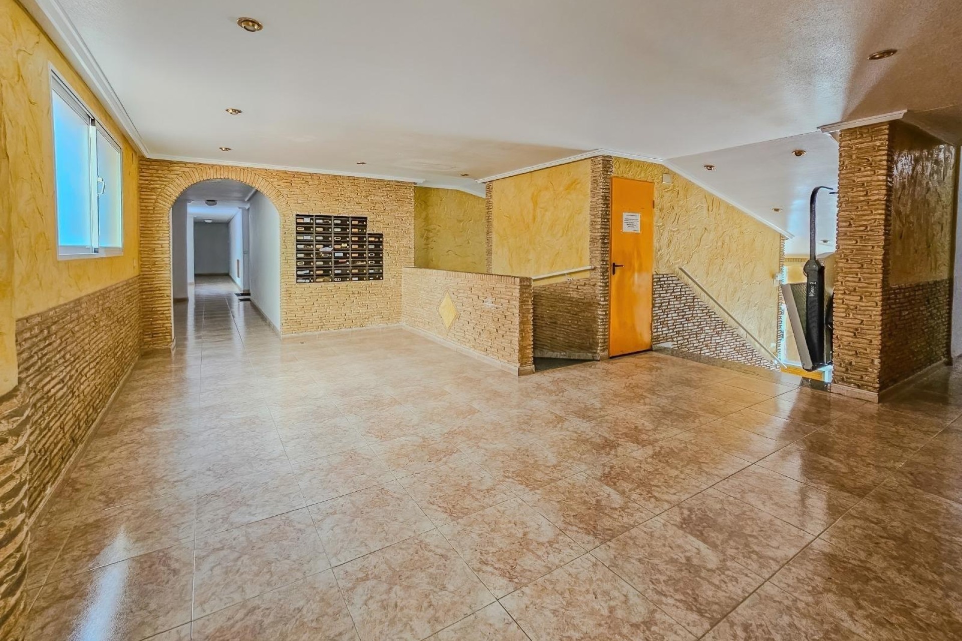 Wiederverkauf - Wohnung / Apartment -
Torrevieja