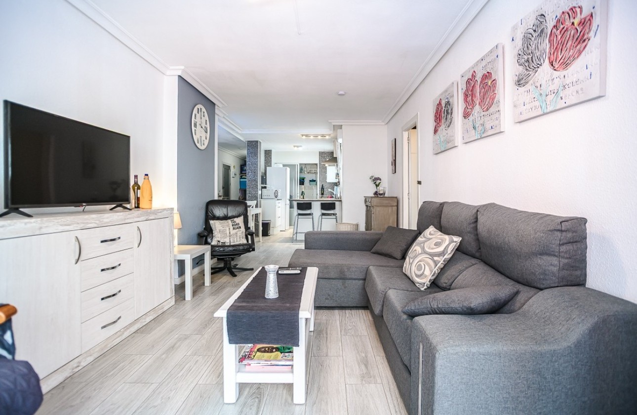 Wiederverkauf - Wohnung / Apartment -
Torrevieja