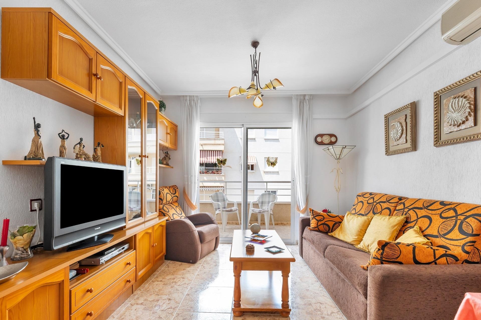 Wiederverkauf - Wohnung / Apartment -
Torrevieja