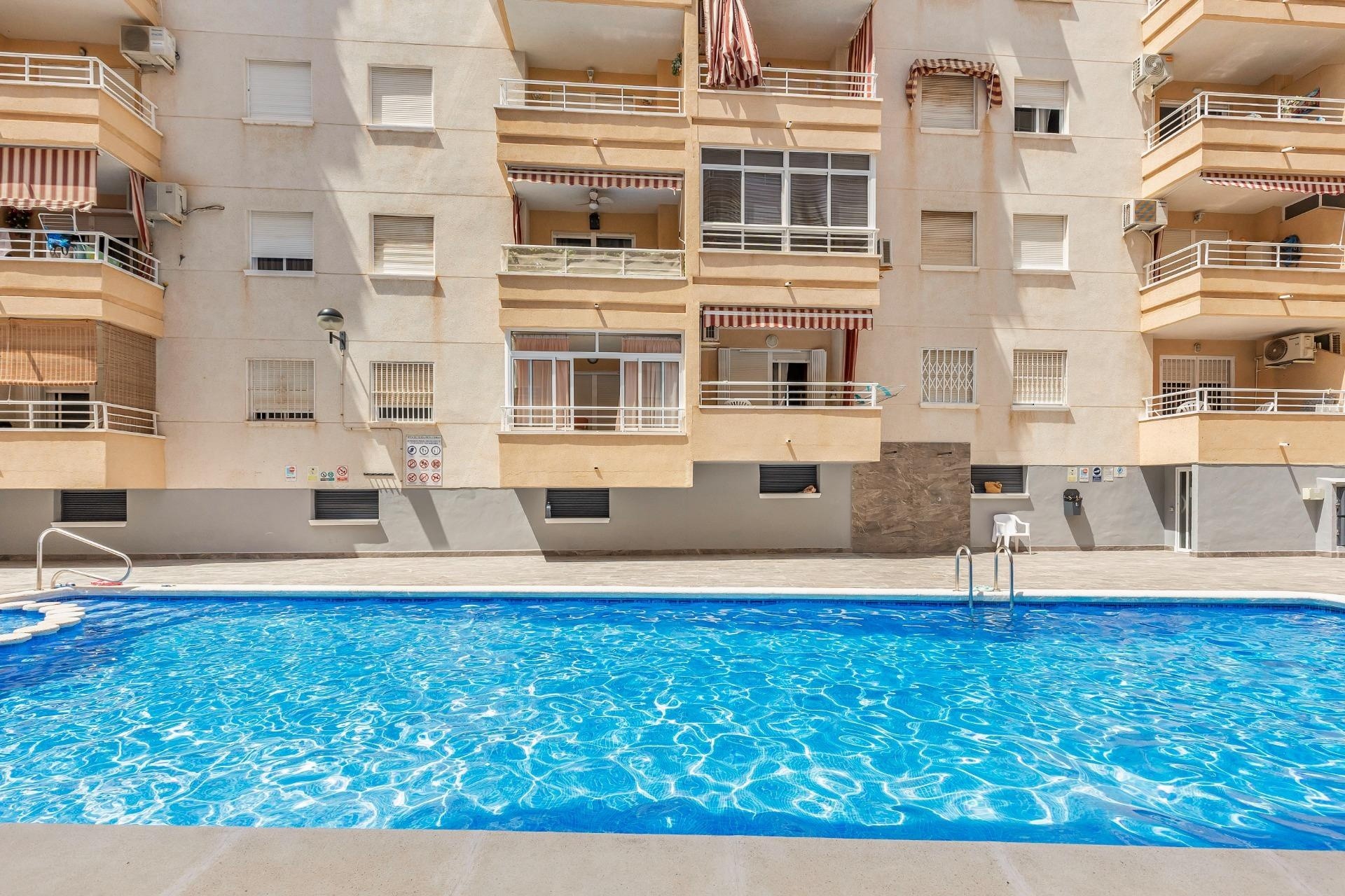 Wiederverkauf - Wohnung / Apartment -
Torrevieja