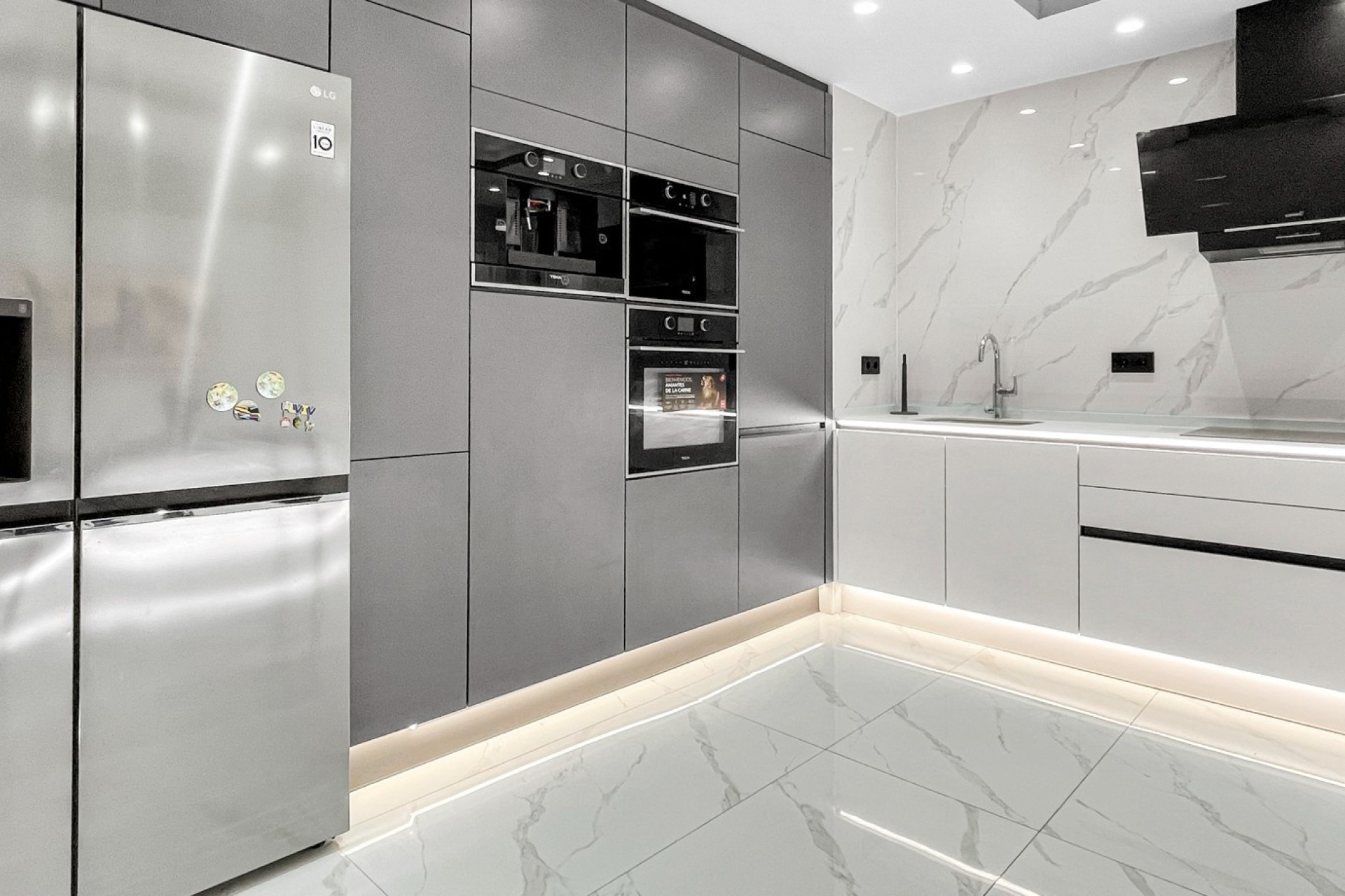 Wiederverkauf - Wohnung / Apartment -
Torrevieja