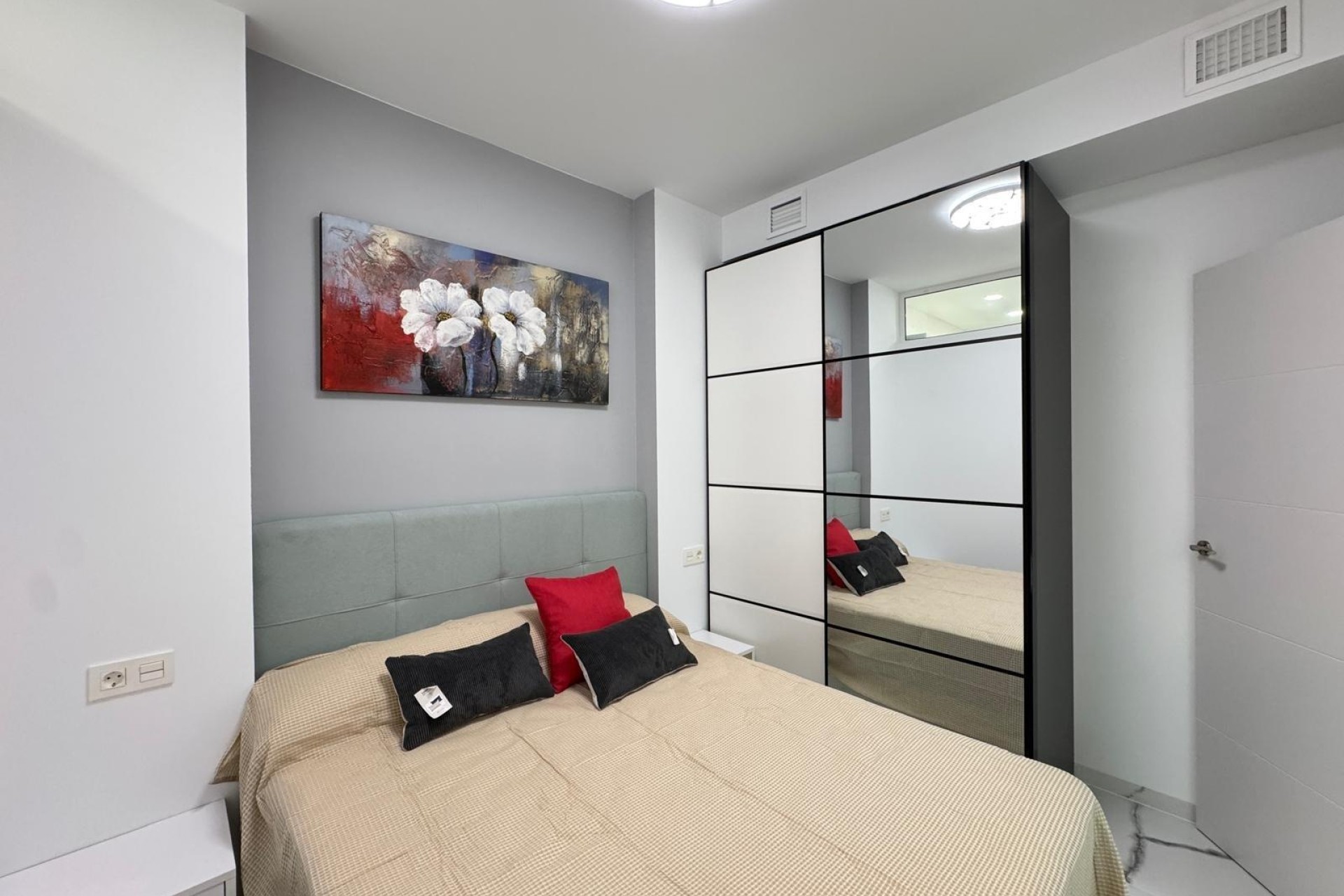 Wiederverkauf - Wohnung / Apartment -
Torrevieja