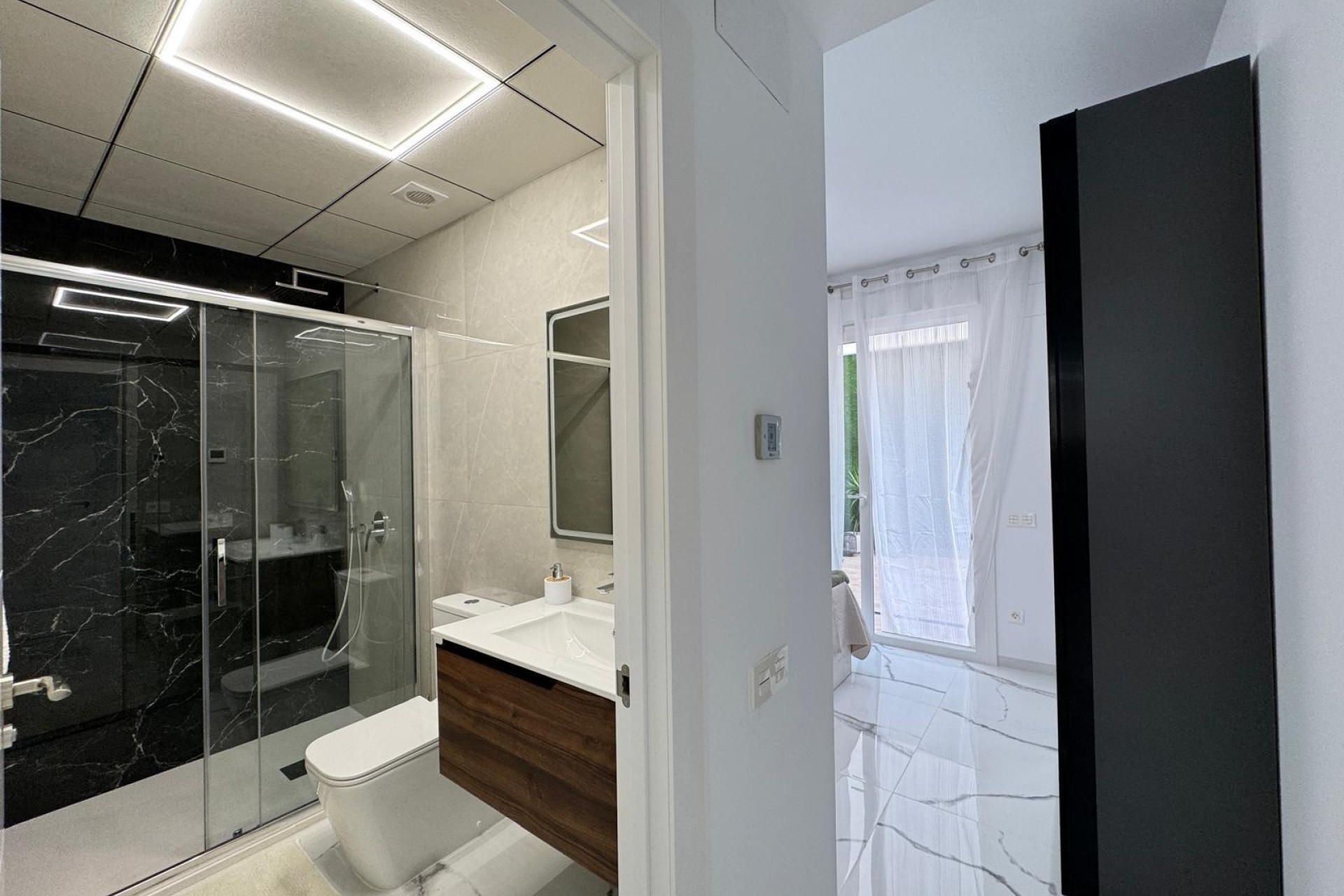 Wiederverkauf - Wohnung / Apartment -
Torrevieja