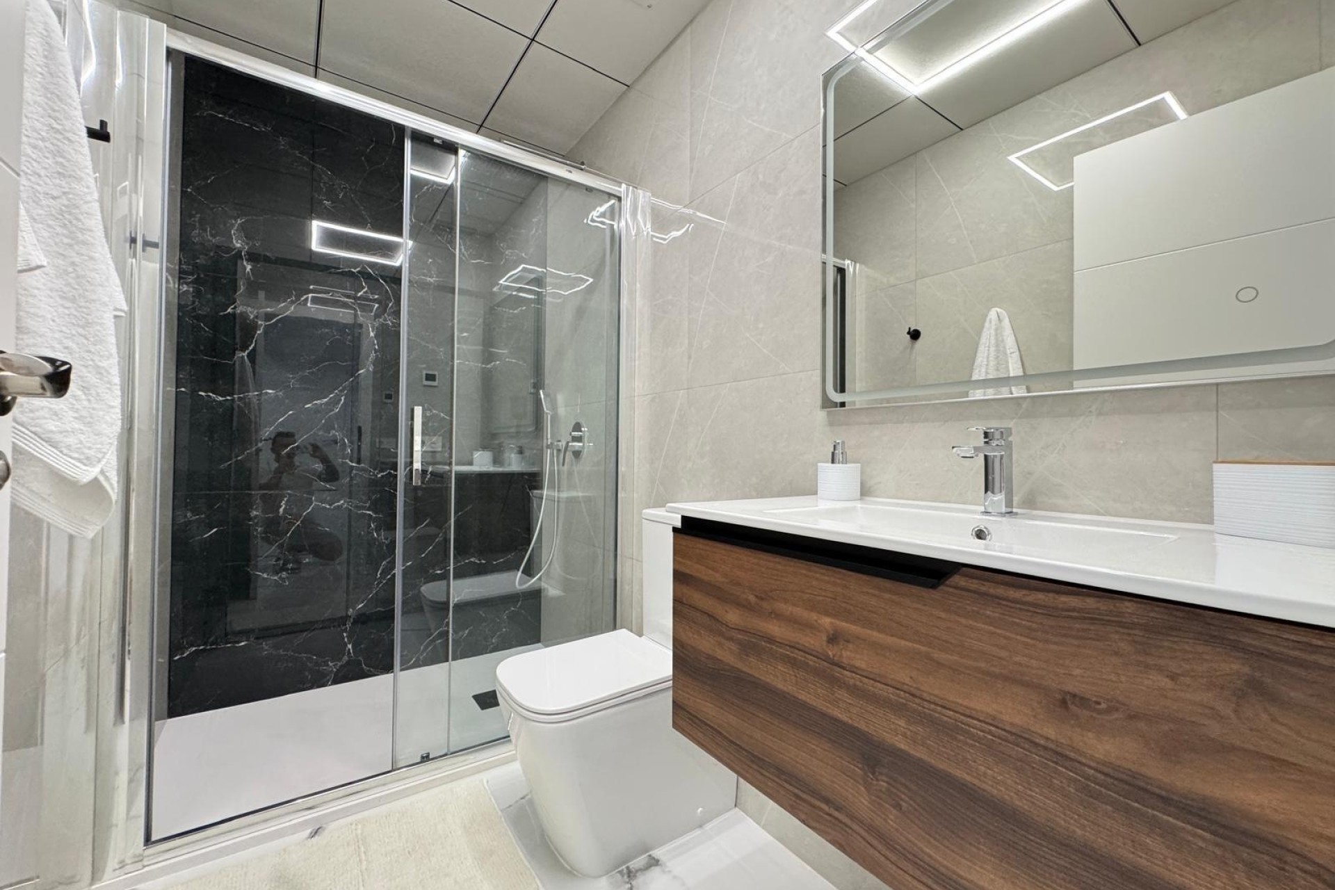 Wiederverkauf - Wohnung / Apartment -
Torrevieja
