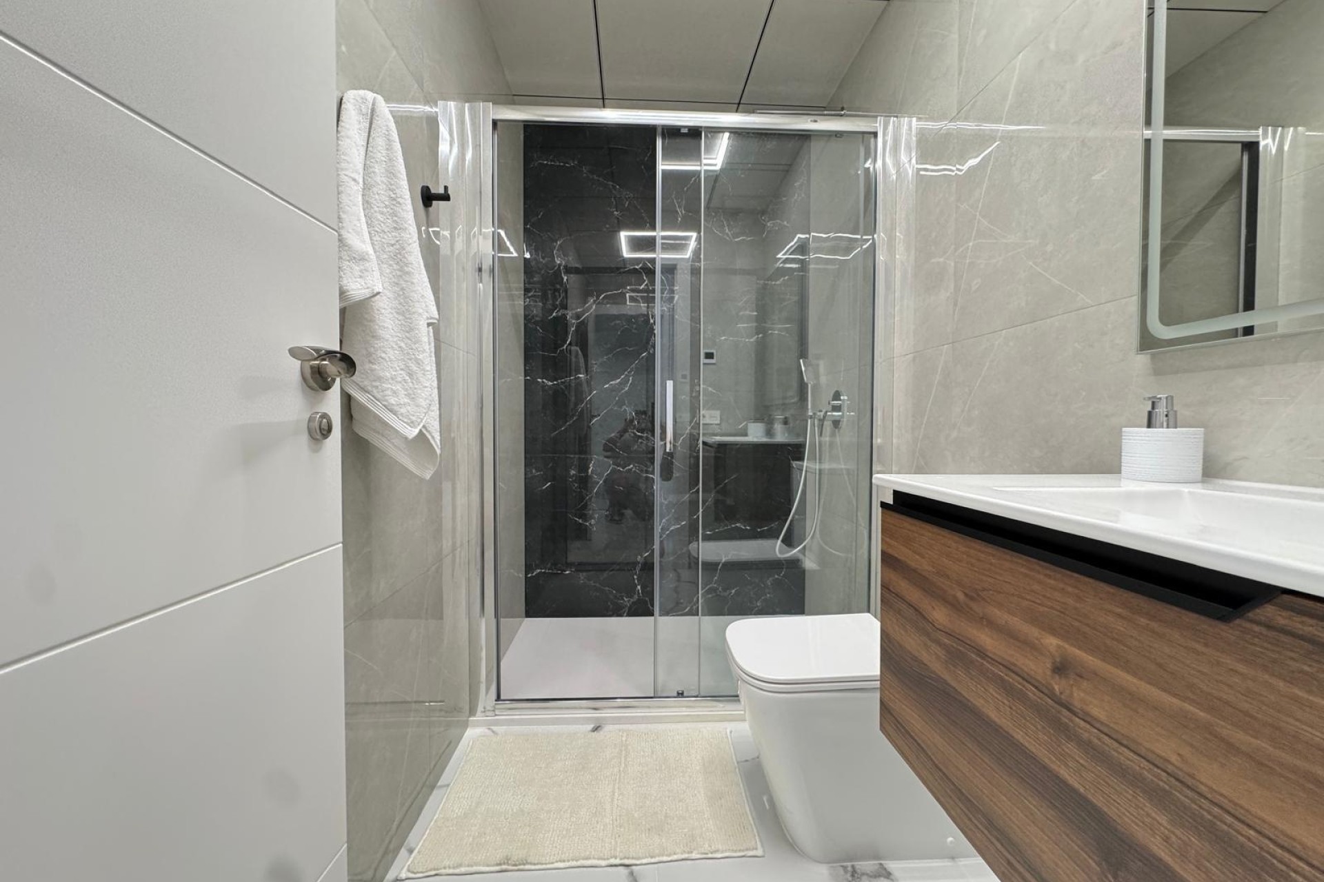 Wiederverkauf - Wohnung / Apartment -
Torrevieja