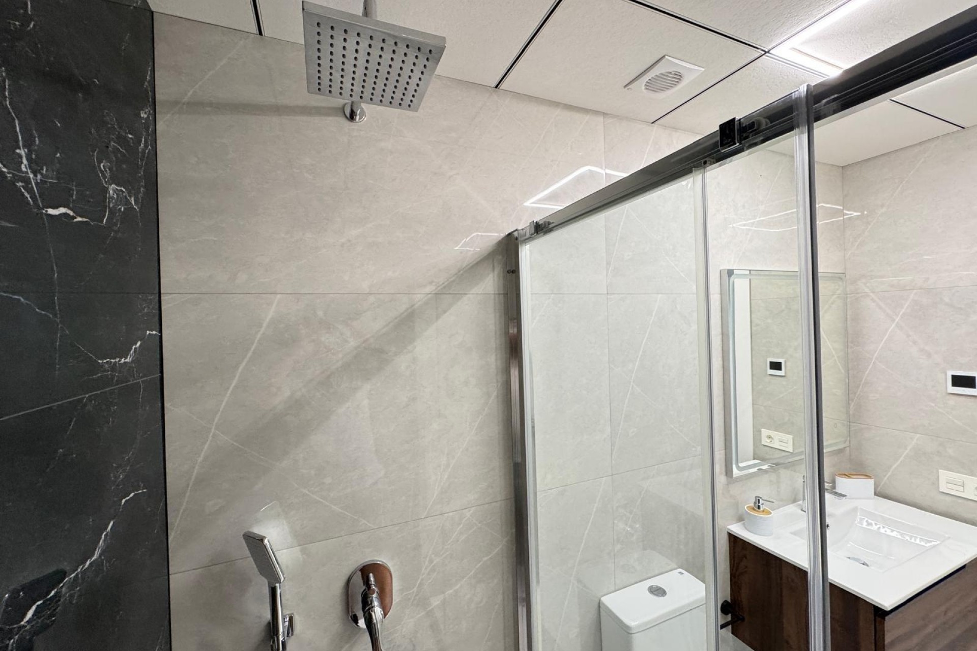 Wiederverkauf - Wohnung / Apartment -
Torrevieja