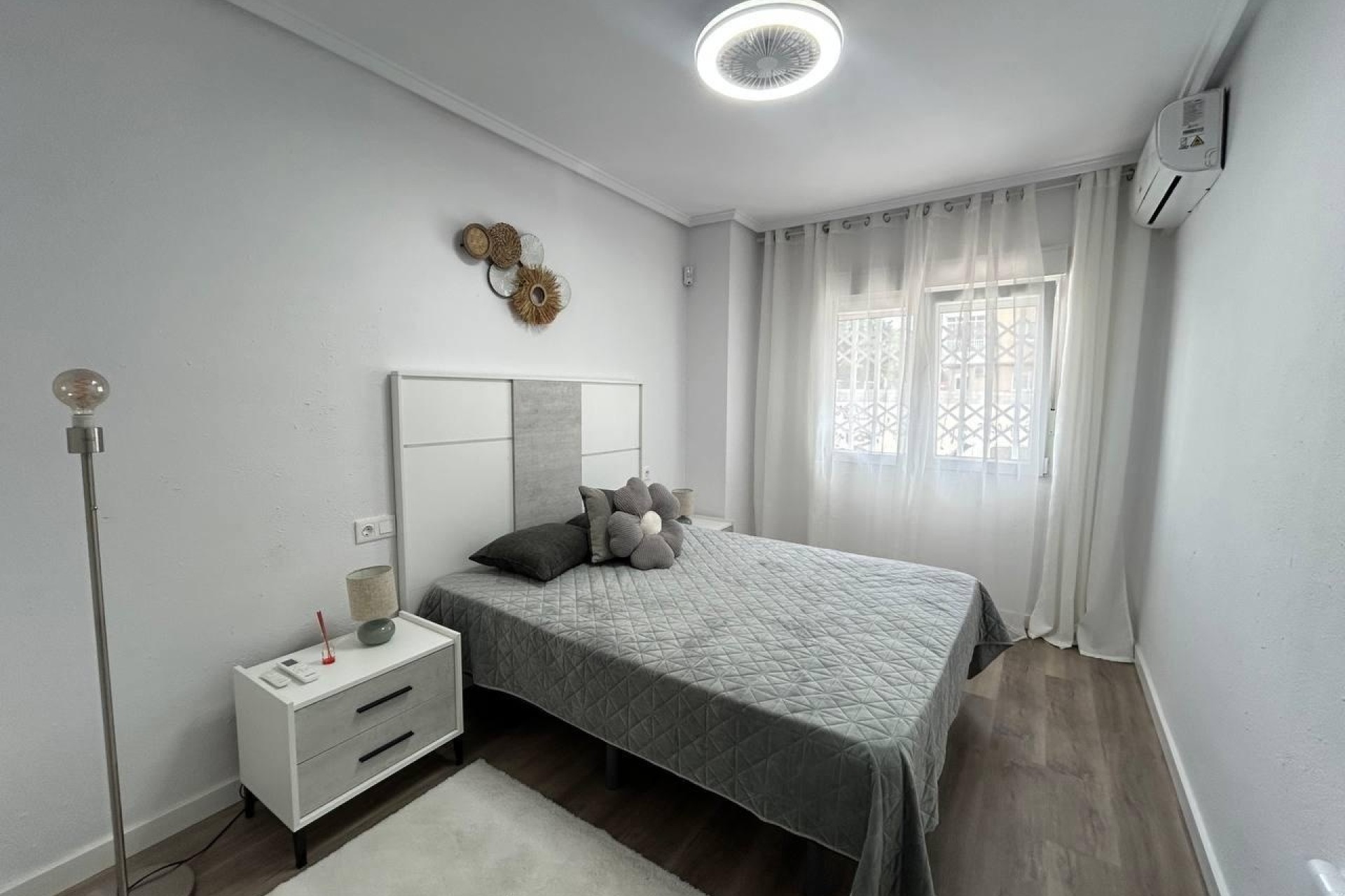 Wiederverkauf - Wohnung / Apartment -
Torrevieja