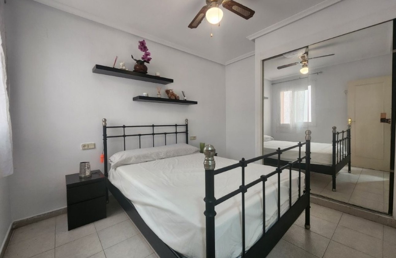 Wiederverkauf - Wohnung / Apartment -
Torrevieja