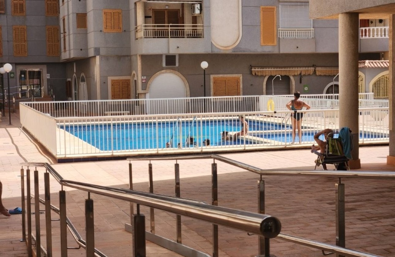 Wiederverkauf - Wohnung / Apartment -
Torrevieja