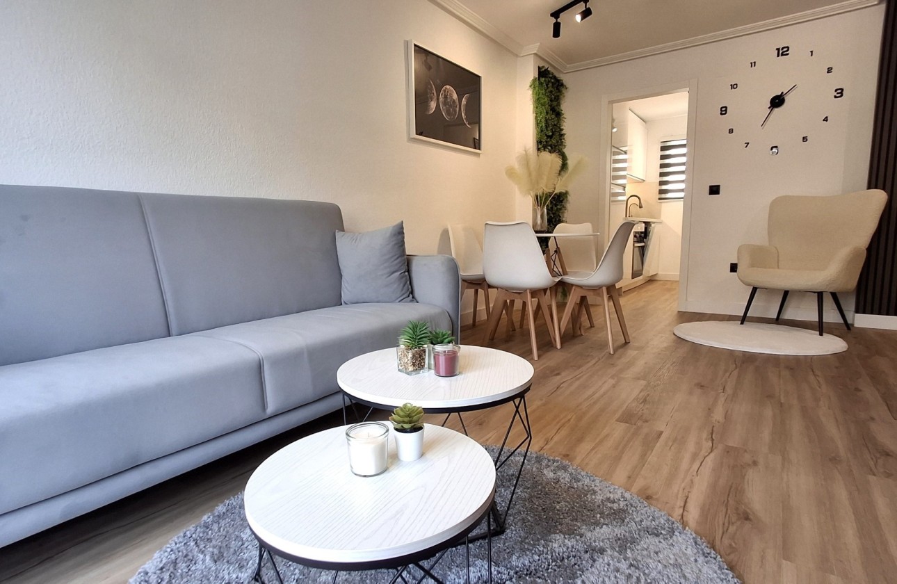 Wiederverkauf - Wohnung / Apartment -
Torrevieja