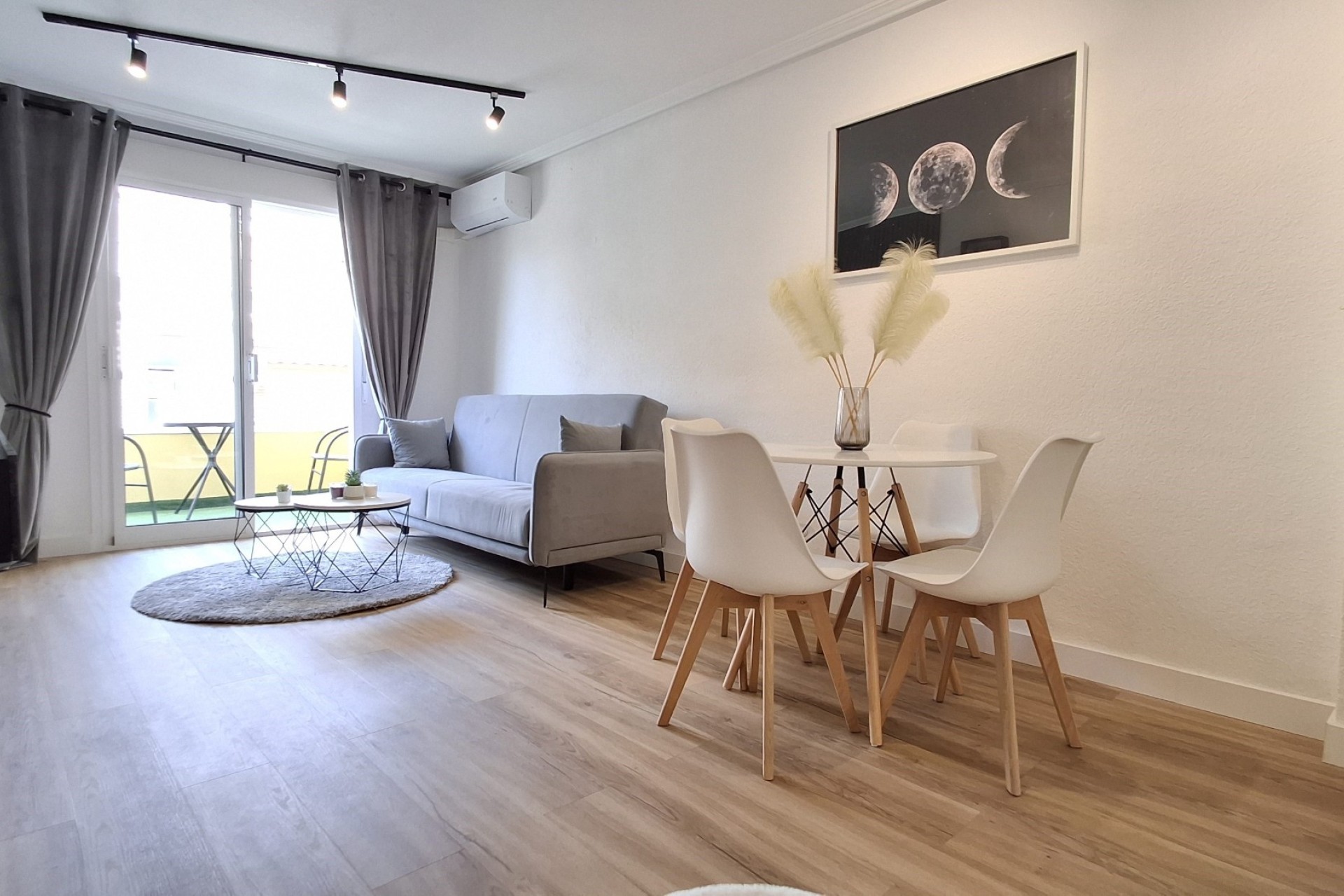 Wiederverkauf - Wohnung / Apartment -
Torrevieja