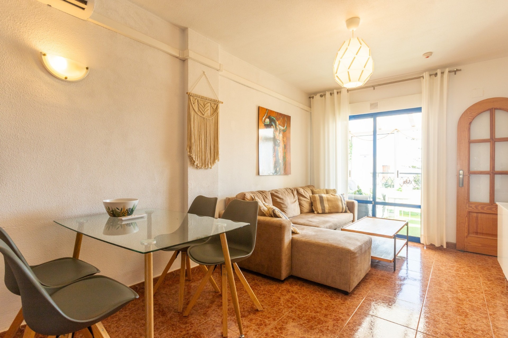 Wiederverkauf - Wohnung / Apartment -
Torrevieja