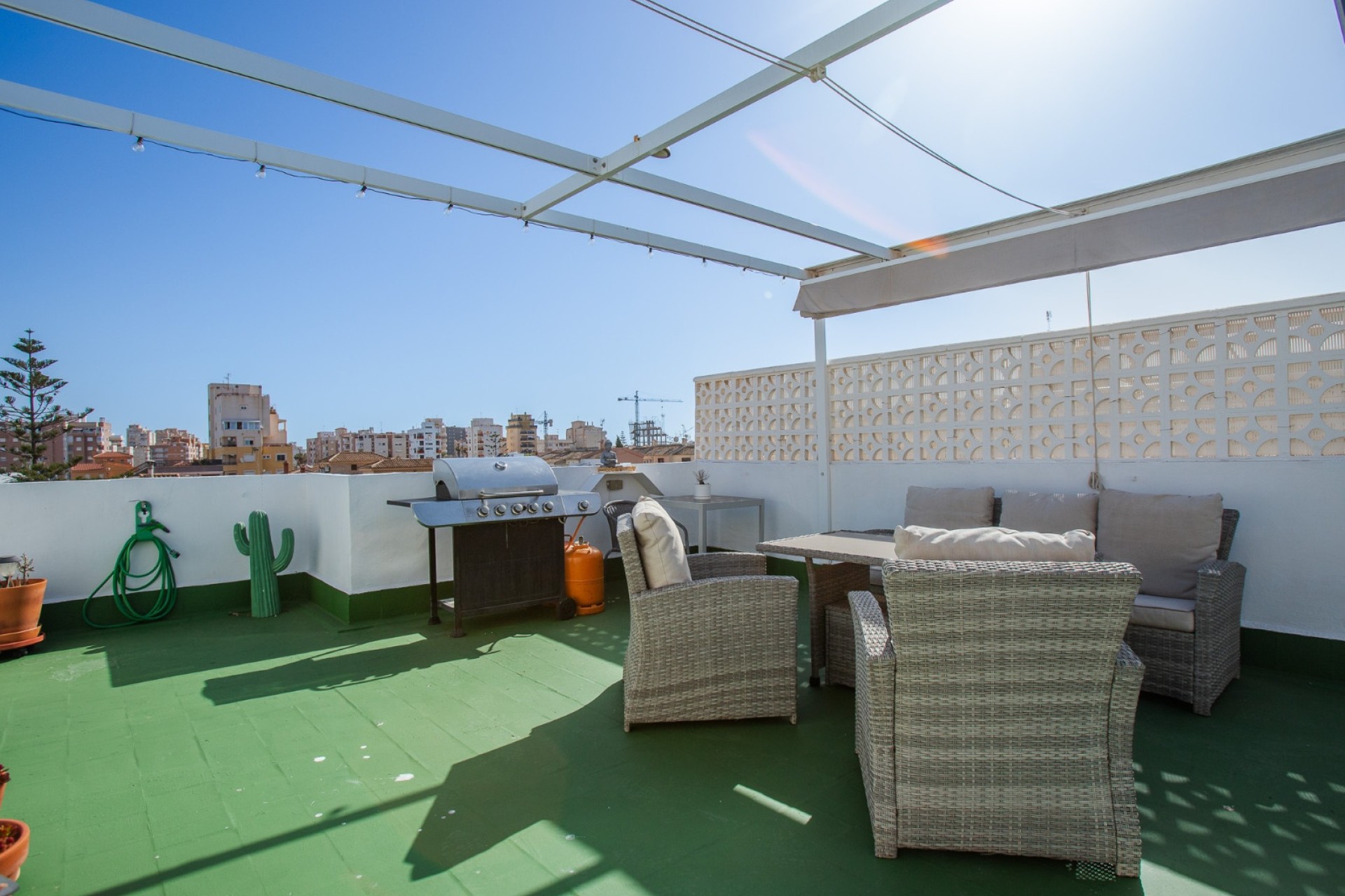 Wiederverkauf - Wohnung / Apartment -
Torrevieja