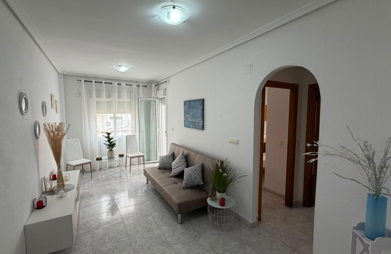 Wiederverkauf - Wohnung / Apartment -
Torrevieja