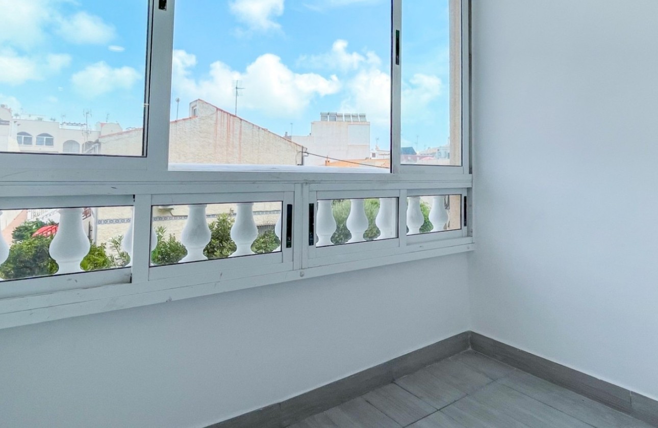 Wiederverkauf - Wohnung / Apartment -
Torrevieja