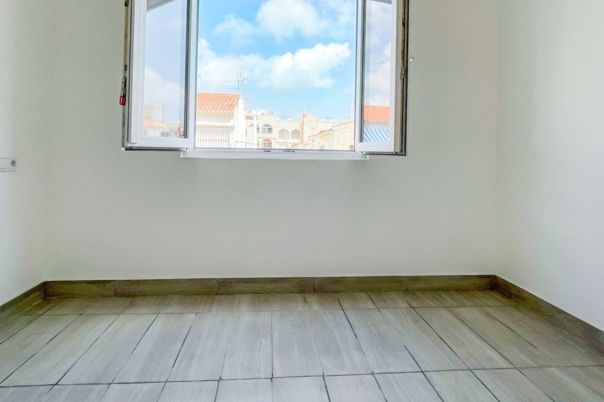 Wiederverkauf - Wohnung / Apartment -
Torrevieja