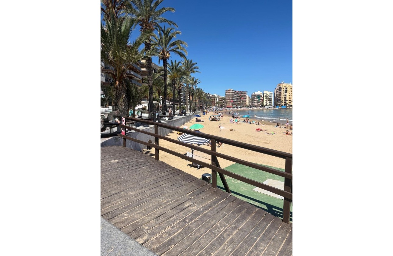 Wiederverkauf - Wohnung / Apartment -
Torrevieja