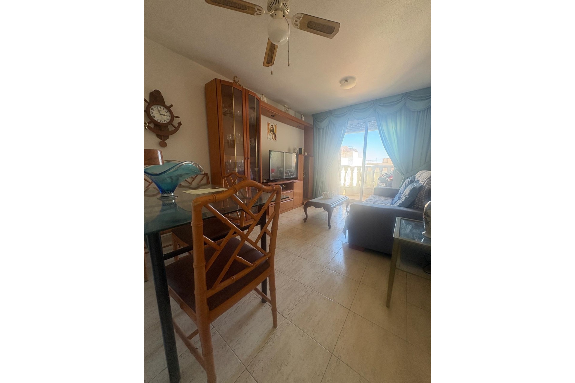 Wiederverkauf - Wohnung / Apartment -
Torrevieja