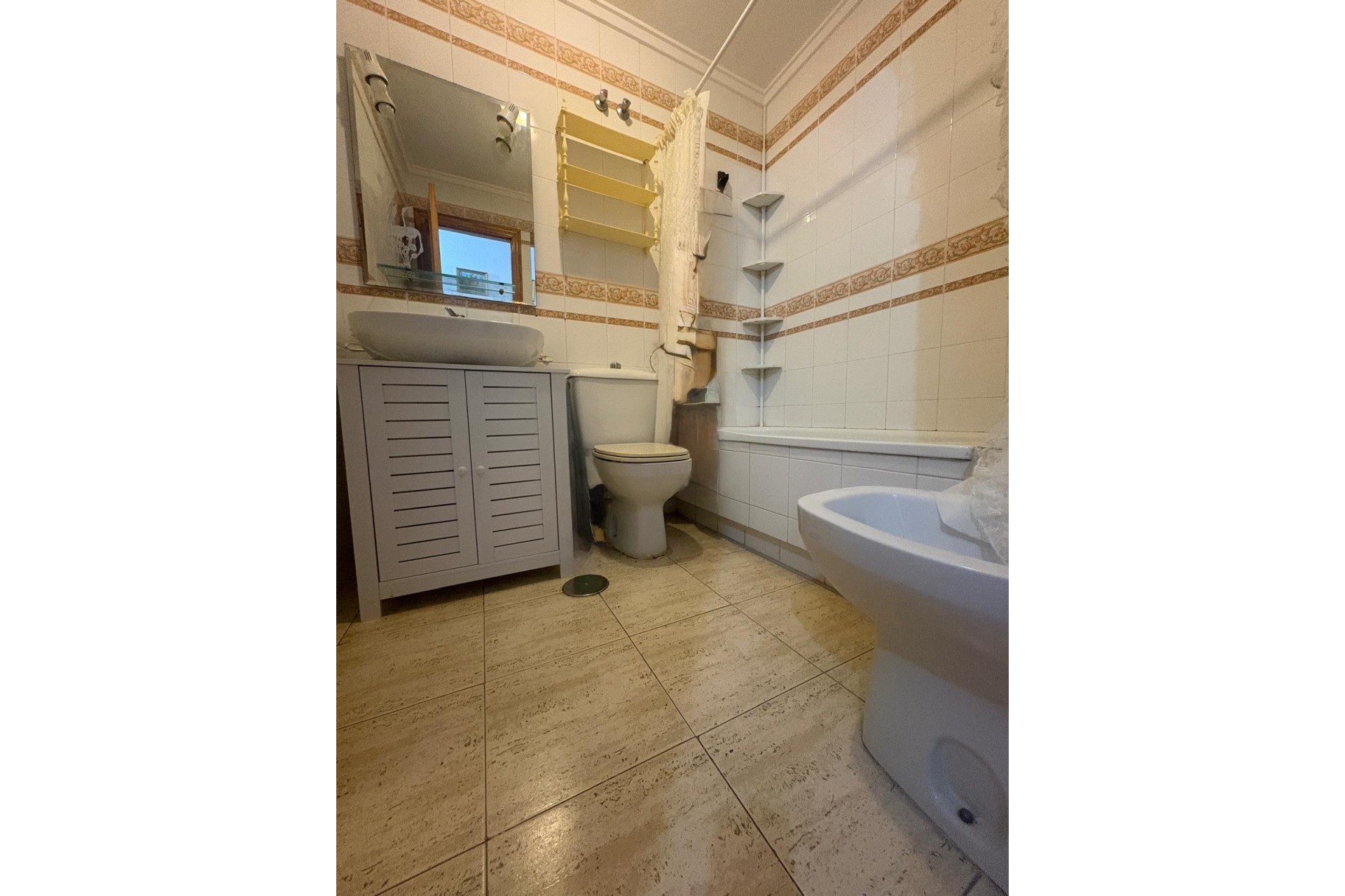 Wiederverkauf - Wohnung / Apartment -
Torrevieja