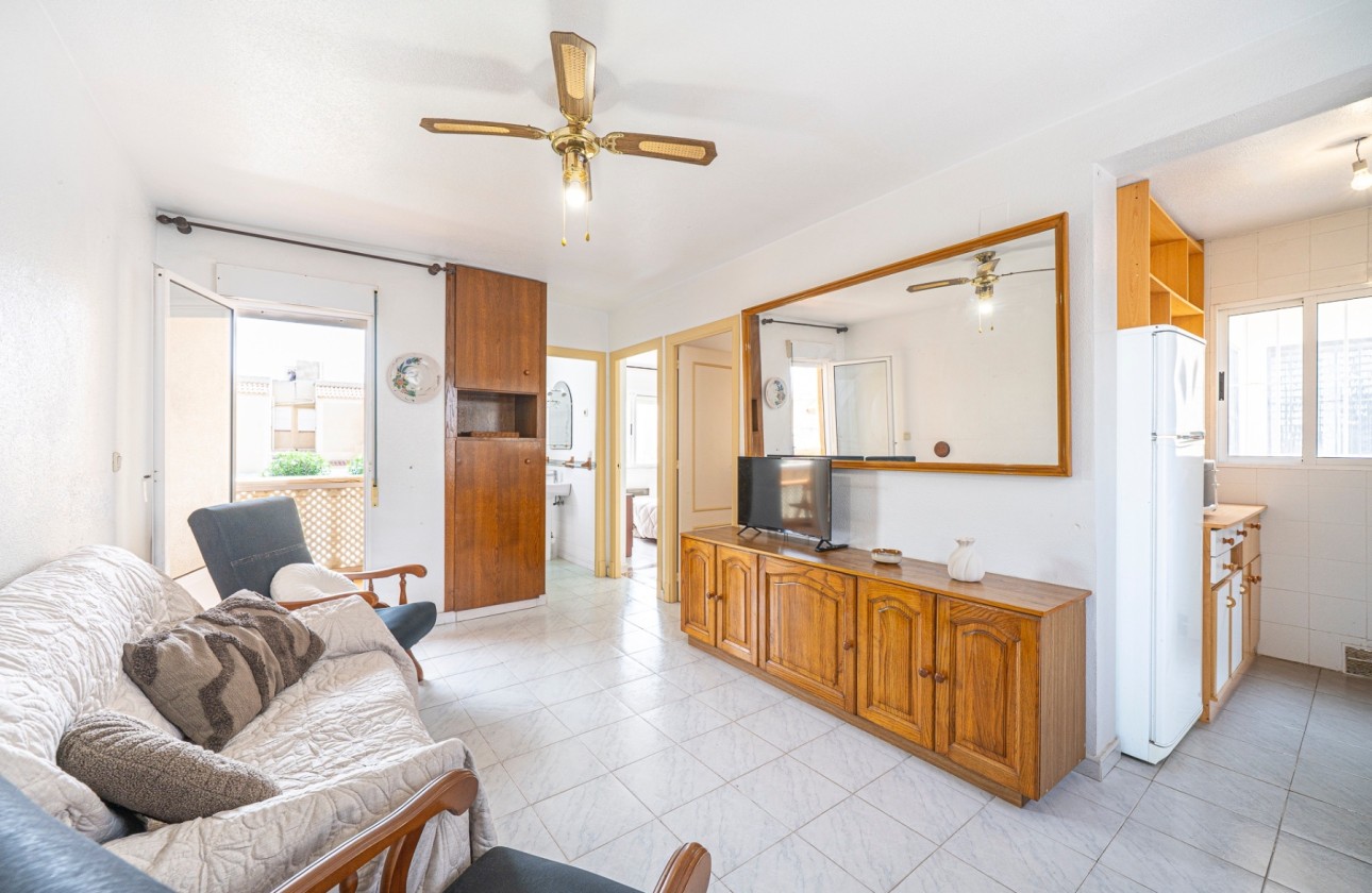 Wiederverkauf - Wohnung / Apartment -
Torrevieja