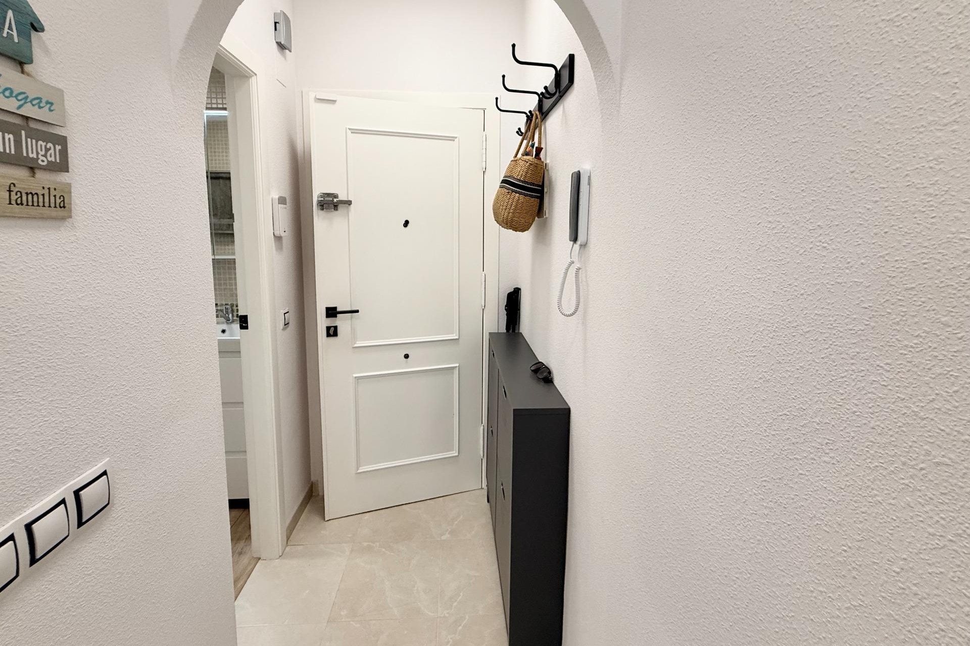 Wiederverkauf - Wohnung / Apartment -
Torrevieja
