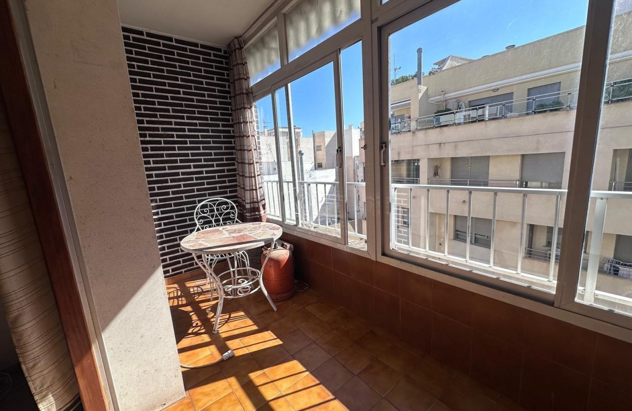 Wiederverkauf - Wohnung / Apartment -
Torrevieja