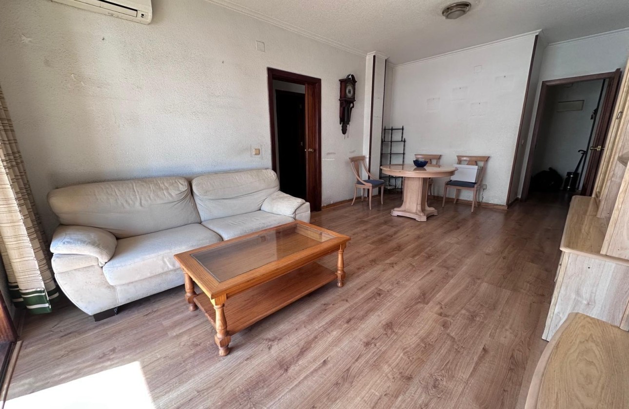 Wiederverkauf - Wohnung / Apartment -
Torrevieja