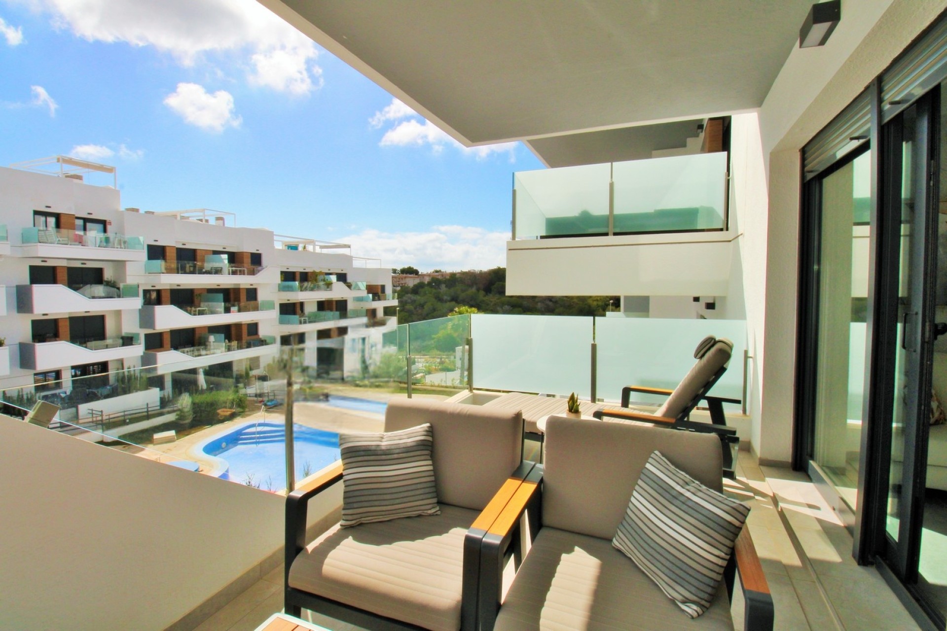Wiederverkauf - Wohnung / Apartment -
Villamartín