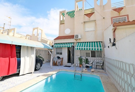Willa w zabudowie bliźniaczej - Sprzedaż - Torrevieja -
                Torretas