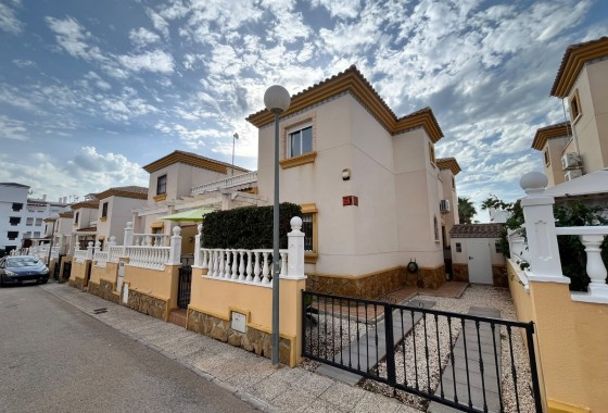 Willa w zabudowie bliźniaczej - Sprzedaż - Villamartín - Villamartín