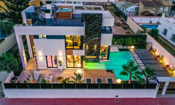 Willa wolnostojąca - Nowa konstrukcja - Torrevieja - Torrevieja