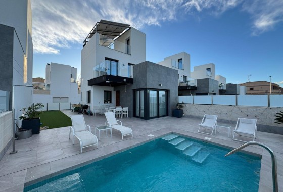 Willa wolnostojąca - Sprzedaż - Torrevieja - Los Balcones