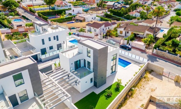 Willa wolnostojąca - Sprzedaż - Torrevieja - Los Balcones