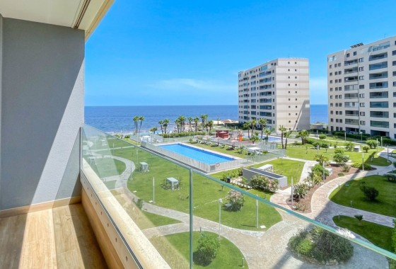 Wohnung / Apartment - Wiederverkauf - Orihuela Costa - Punta Prima