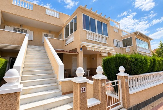 Wohnung / Apartment - Wiederverkauf - Orihuela Costa -
                Punta Prima