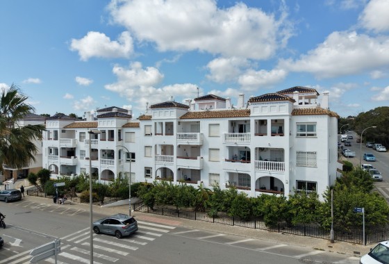 Wohnung / Apartment - Wiederverkauf - Orihuela Costa - Villamartin