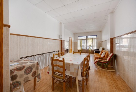 Wohnung / Apartment - Wiederverkauf - Torrevieja - Paseo Maritimo