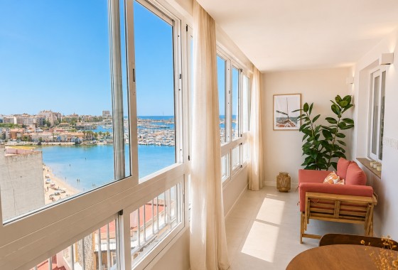 Wohnung / Apartment - Wiederverkauf - Torrevieja - Playa del Acequión
