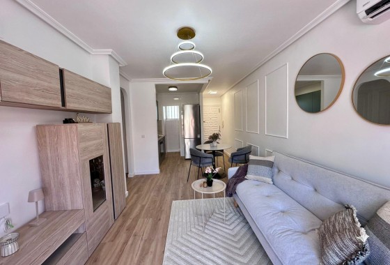Wohnung / Apartment - Wiederverkauf - Torrevieja -
                Torrevieja